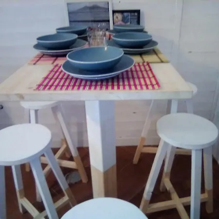 Anna In Chiaia * נאפולי