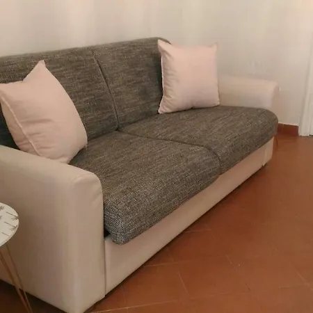 Anna In Chiaia * נאפולי