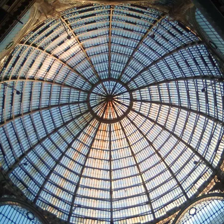 Anna In Chiaia * נאפולי