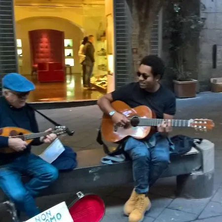 Anna In Chiaia נאפולי